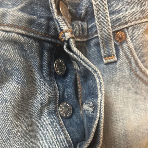 Levi’s 501 Button Fly Denim Shorts - Picture 4 of 7